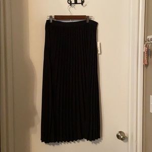 NWT office Pleated ankle skirt